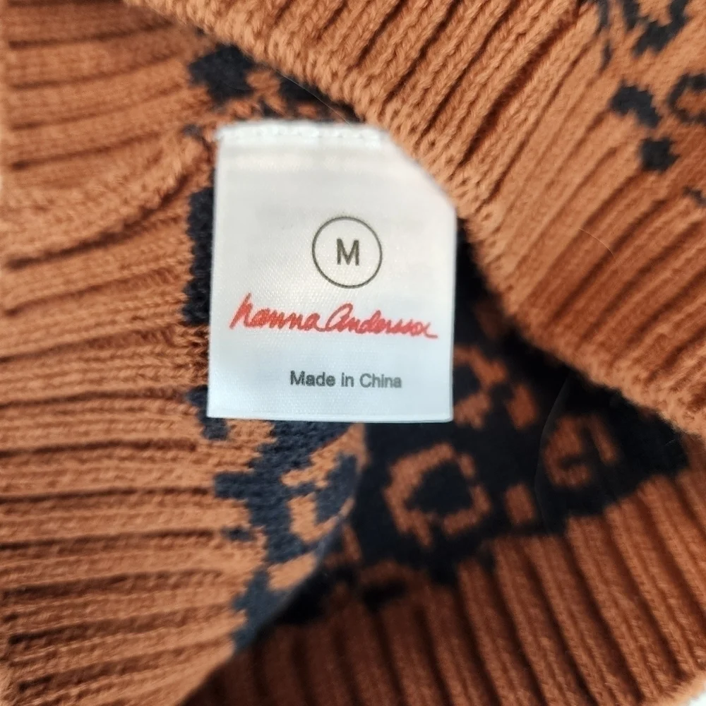Hanna Andersson sz M hat Animal print pom pom